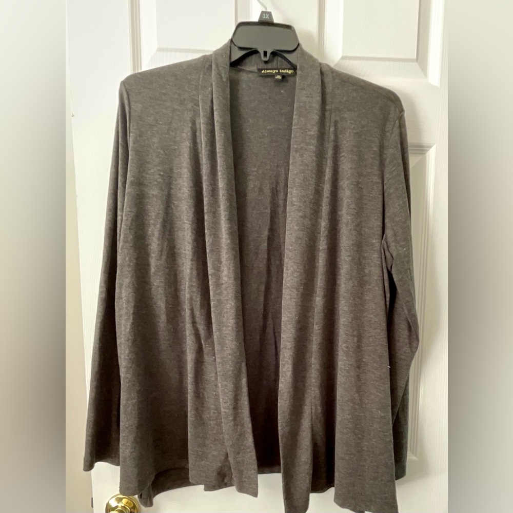 Women’s plus size grey shrug jacket size 3x.